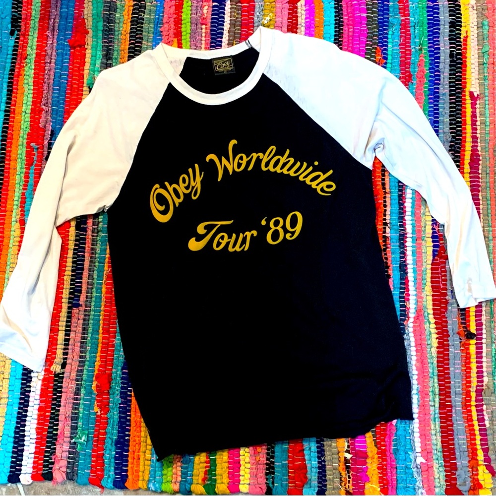 OBEY worldwide raglan top .
